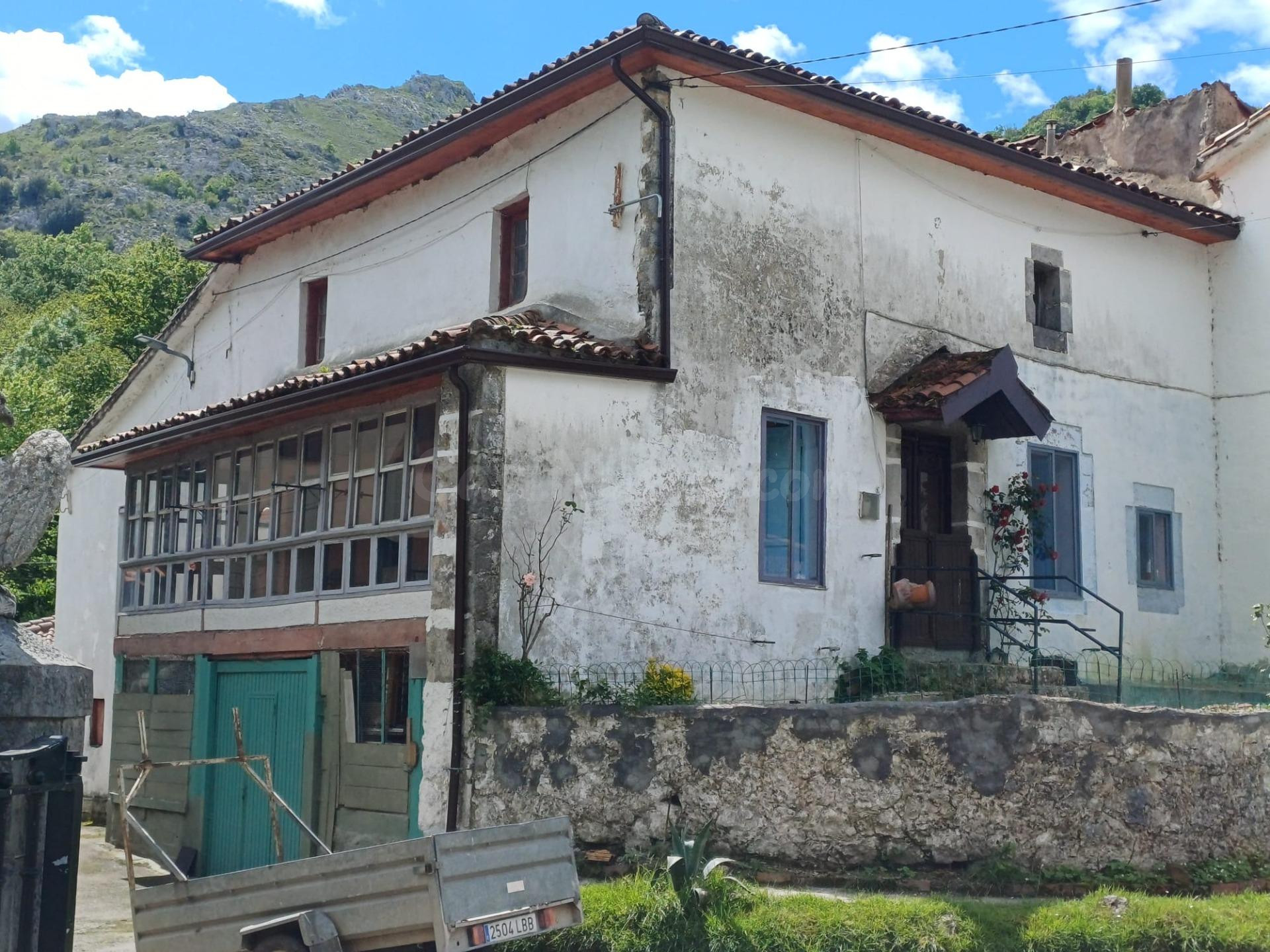 CASA DE PIEDRA DE TRES PLANTAS EN EL CENTRO DE BUSTABLADO (C - foto 3