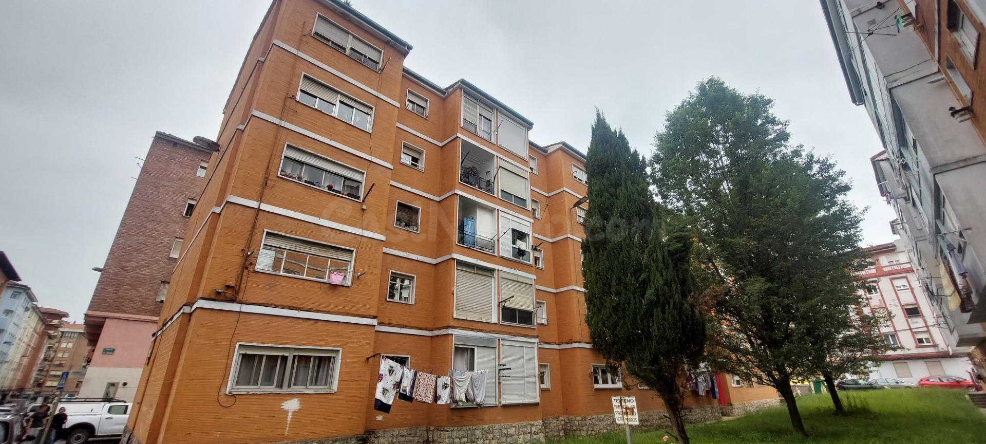 Piso de 3 dormitorios en Torrelavega - foto 4