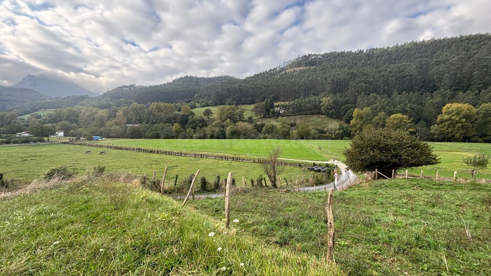 SE VENDE PARCELA EN EL CENTRO DE GIBAJA (CANTABRIA) - foto 2