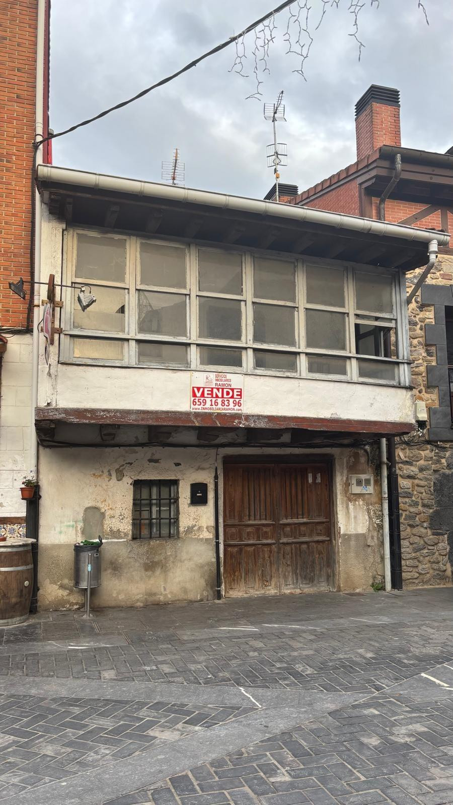 CASA EN LANESTOSA (BIZKAIA)