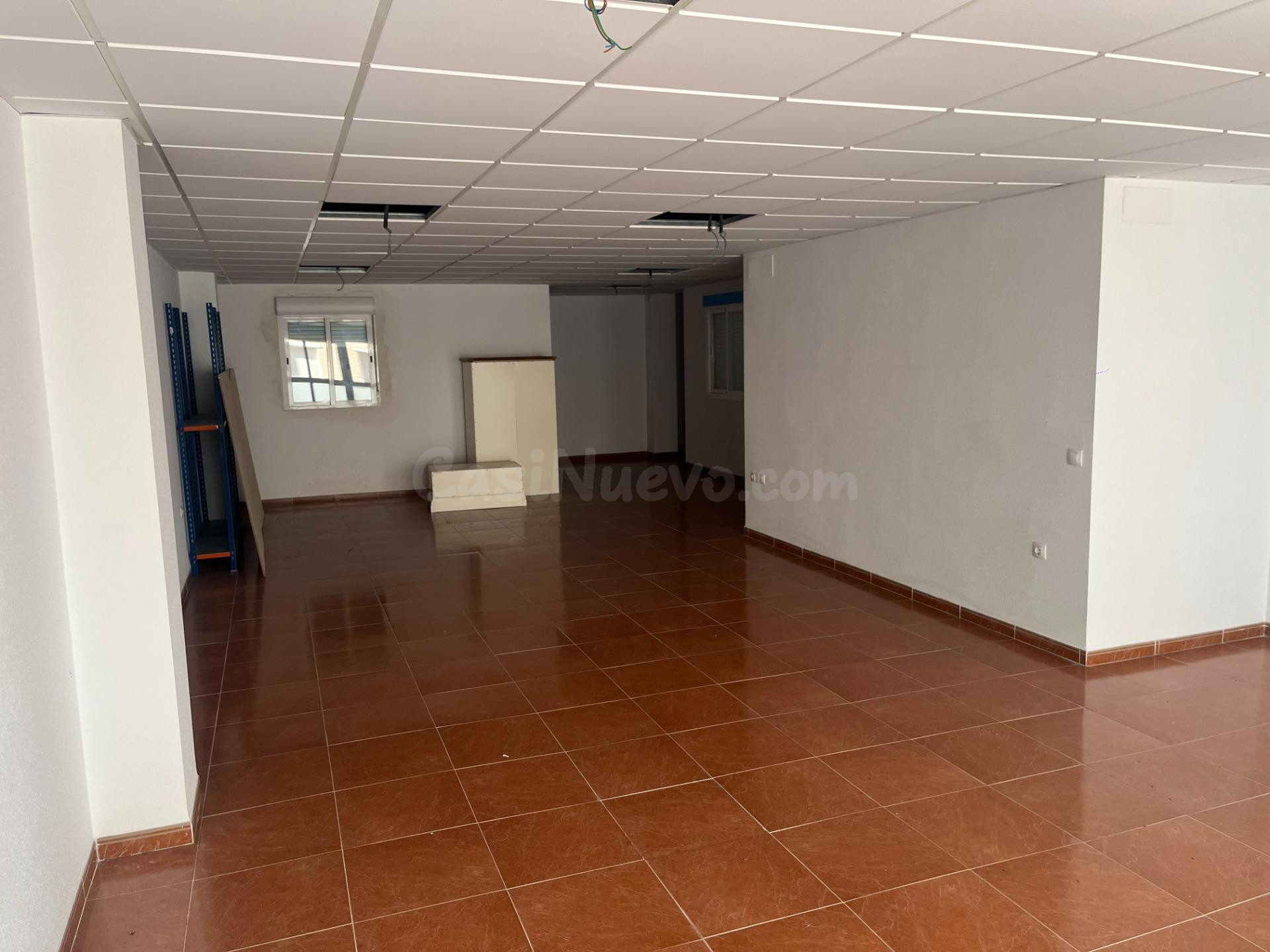 OFICINA EN VENTA EN EL EJIDO - foto 2