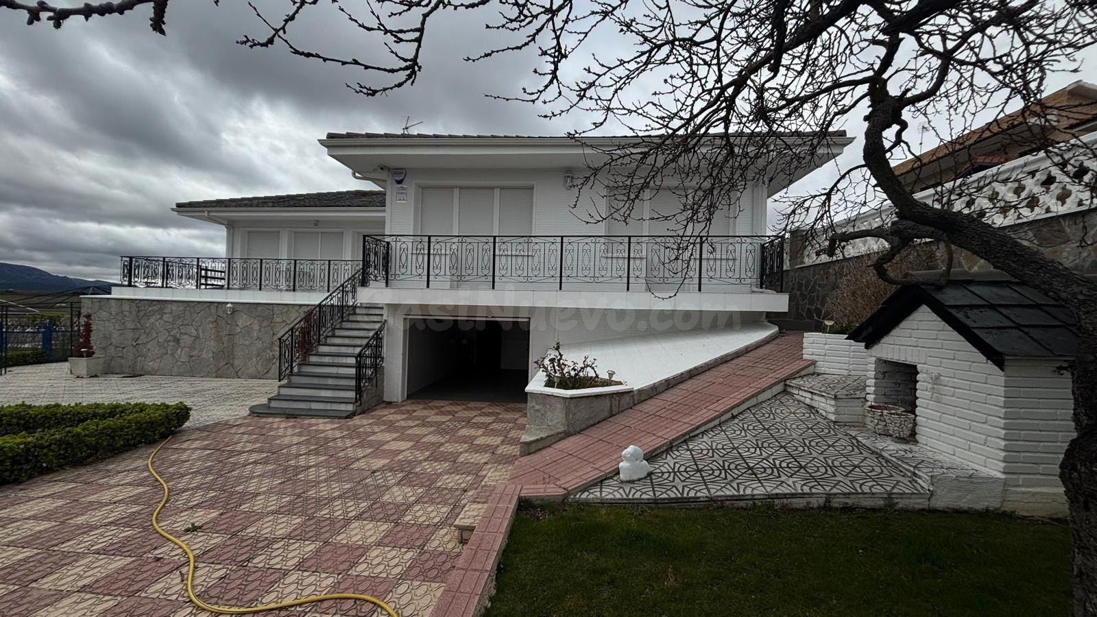 SE VENDE CHALET INDEPENDIENTE EN MEDINA DE POMAR-BURGOS. - foto 2