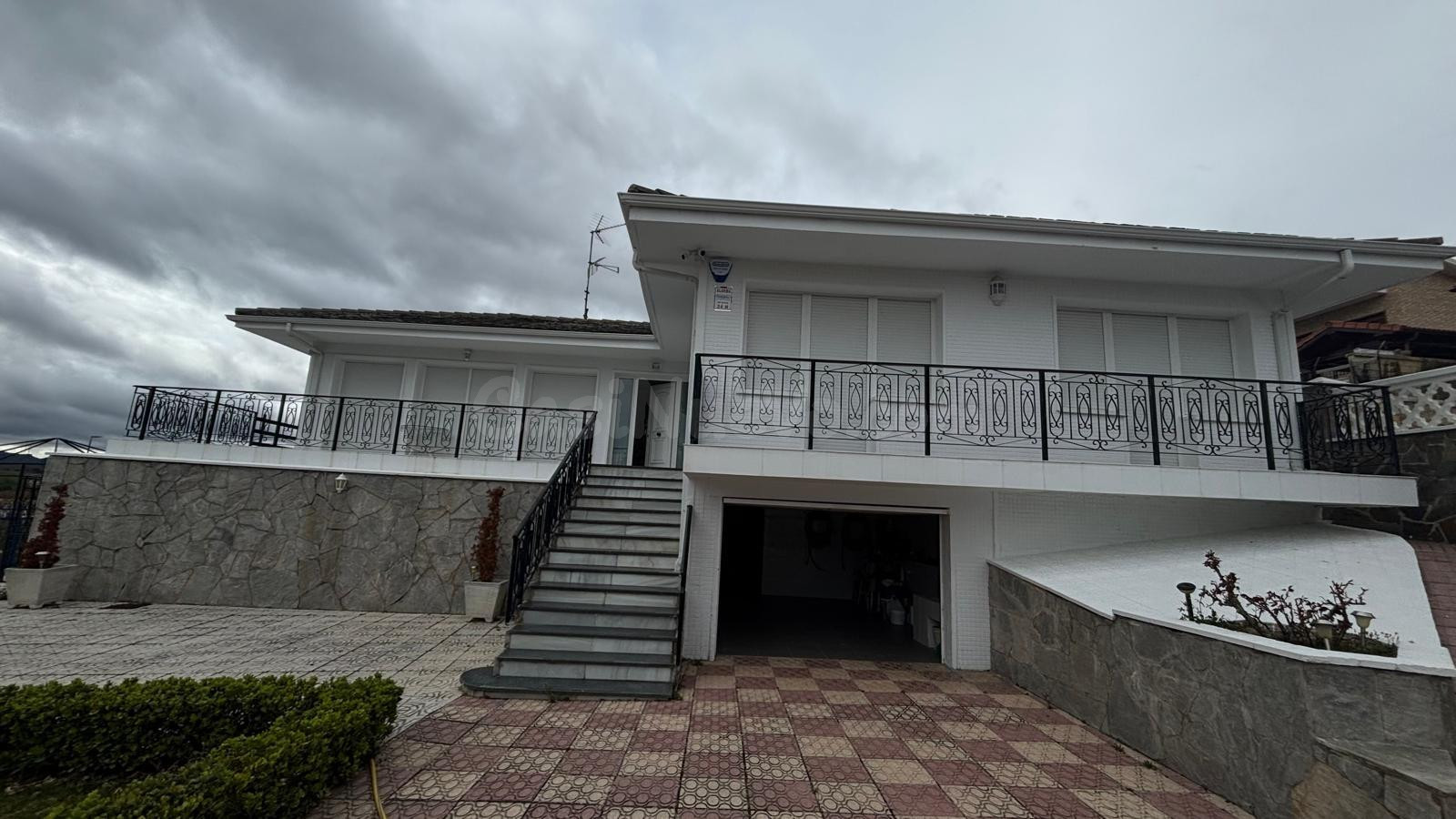 SE VENDE CHALET INDEPENDIENTE EN MEDINA DE POMAR-BURGOS. - foto 3