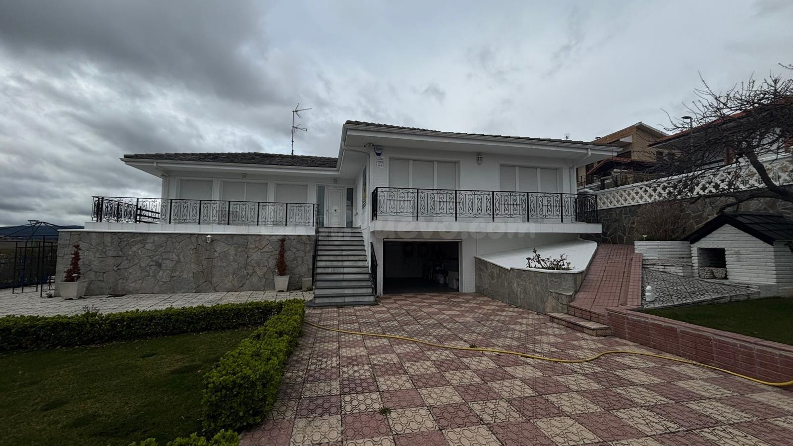 SE VENDE CHALET INDEPENDIENTE EN MEDINA DE POMAR-BURGOS. - foto 4