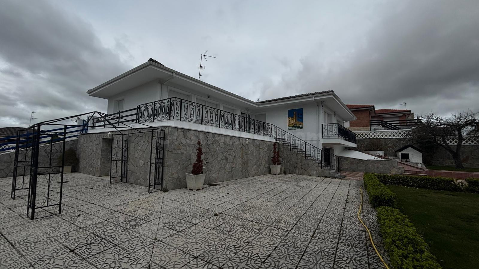 SE VENDE CHALET INDEPENDIENTE EN MEDINA DE POMAR-BURGOS. - foto 5