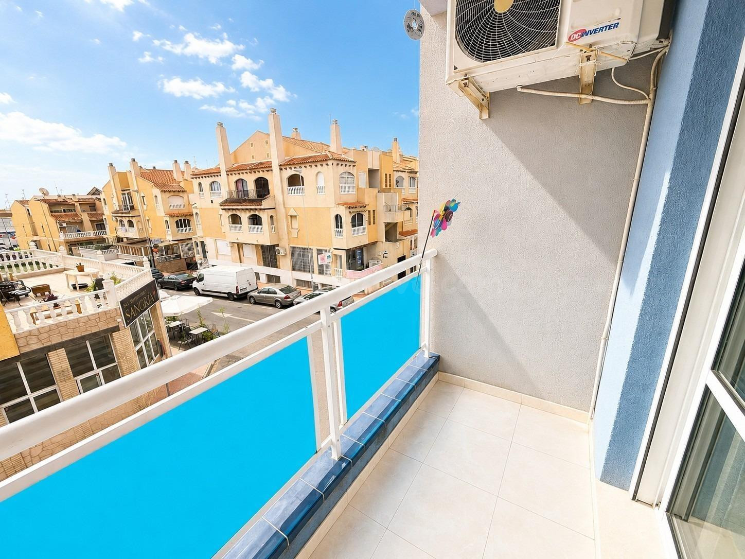 FANTASTICO APARTAMENTO CON PISCINA COMUNITARIA, RODEADO DE T - foto 3
