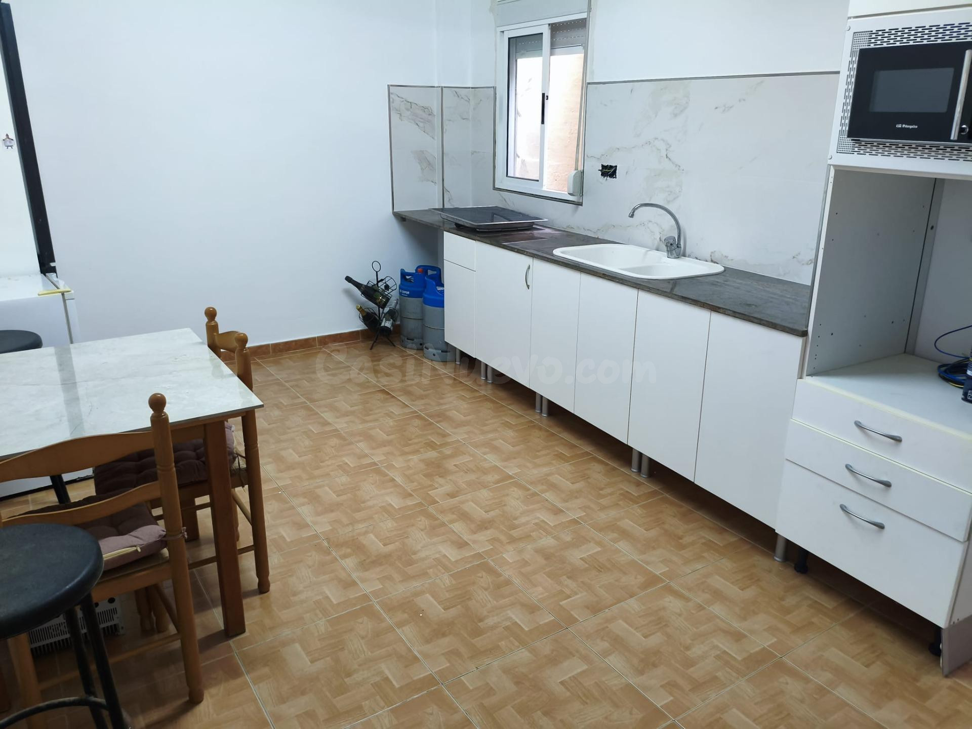 LOCAL COMERCIAL/ VIVIENDA FRENTE A LA PLAYA - foto 2