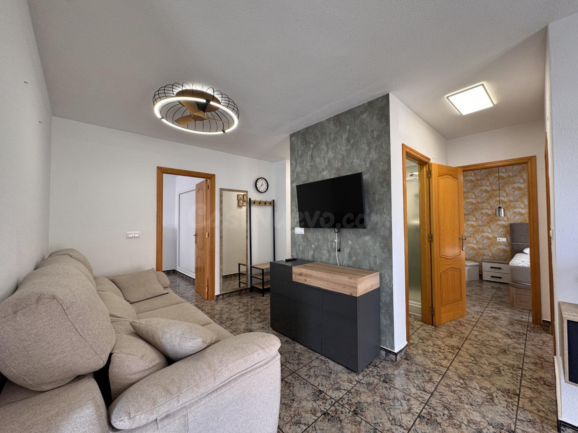 FANTASTICO APARTAMENTO TOTALMENTE REFORMADO Y CON PISCINA CO - foto 4