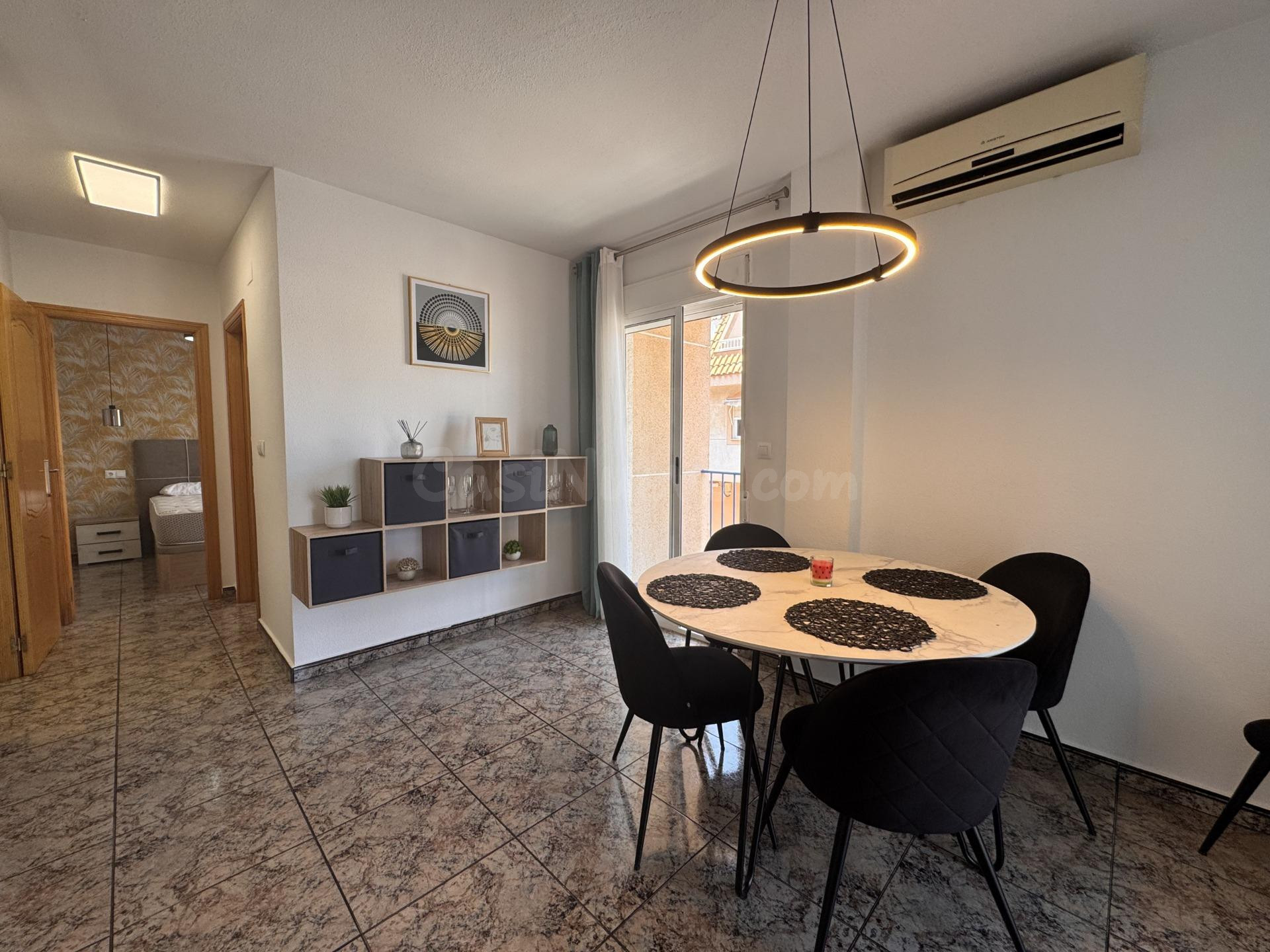 FANTASTICO APARTAMENTO TOTALMENTE REFORMADO Y CON PISCINA CO - foto 5