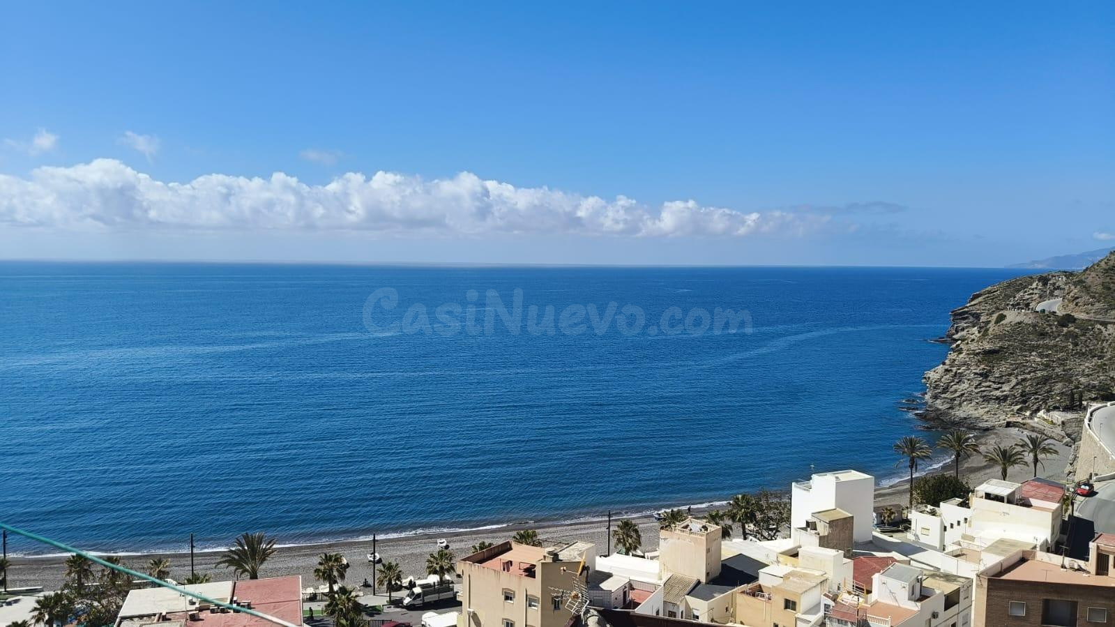 CASA TIPO DÚPLEX CON MAGNÍFICAS VISTAS AL MAR EN LA RABITA