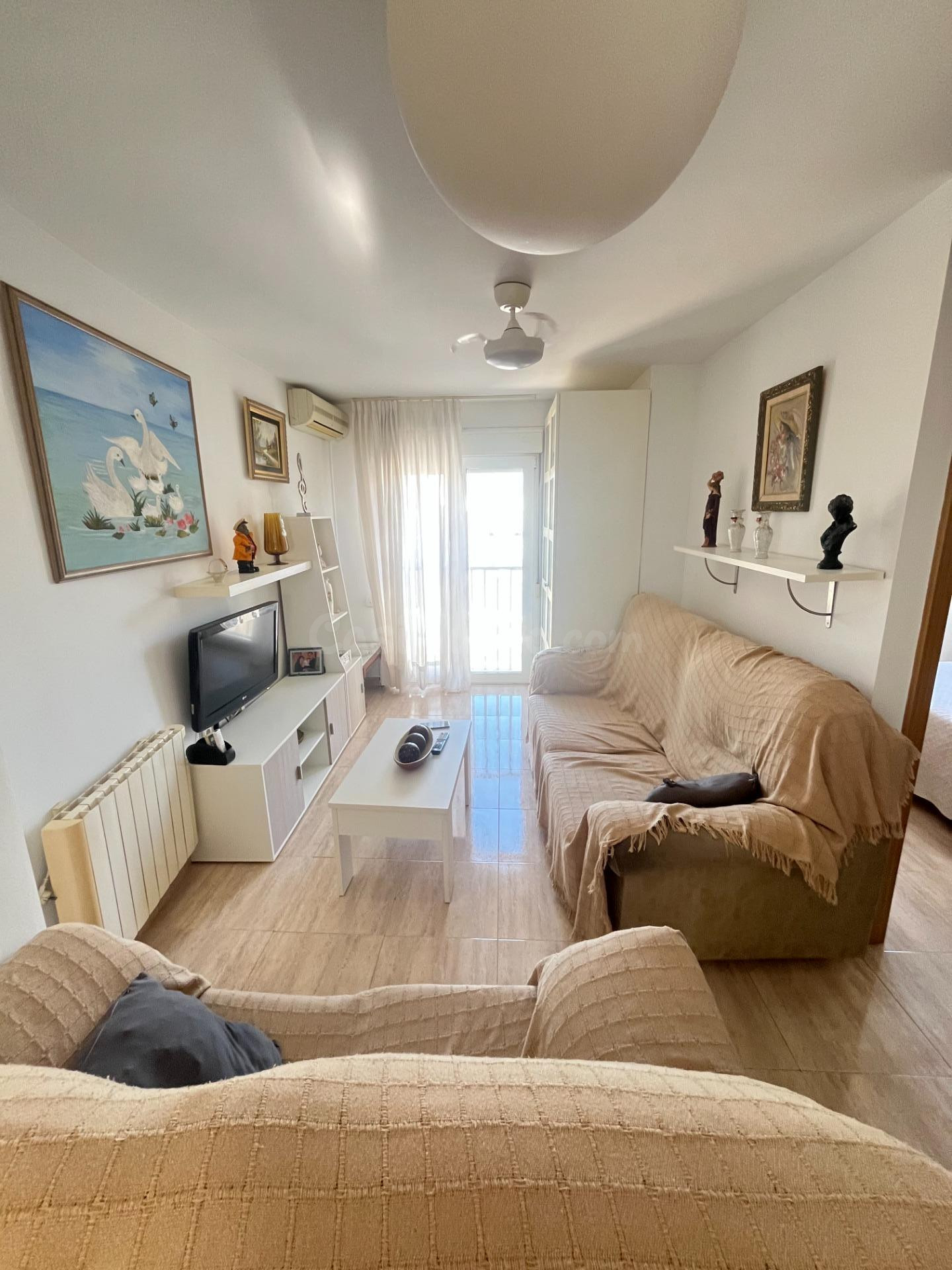 BONITO APARTAMENTO SEMINUEVO CON TRASTERO EN ADRA - foto 2