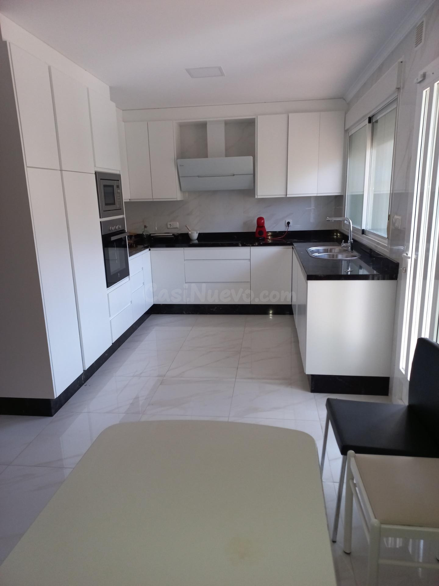 MAGNIFICA CASA TRIPLEX CON PISCINA COMUNITARIA EN ADRA