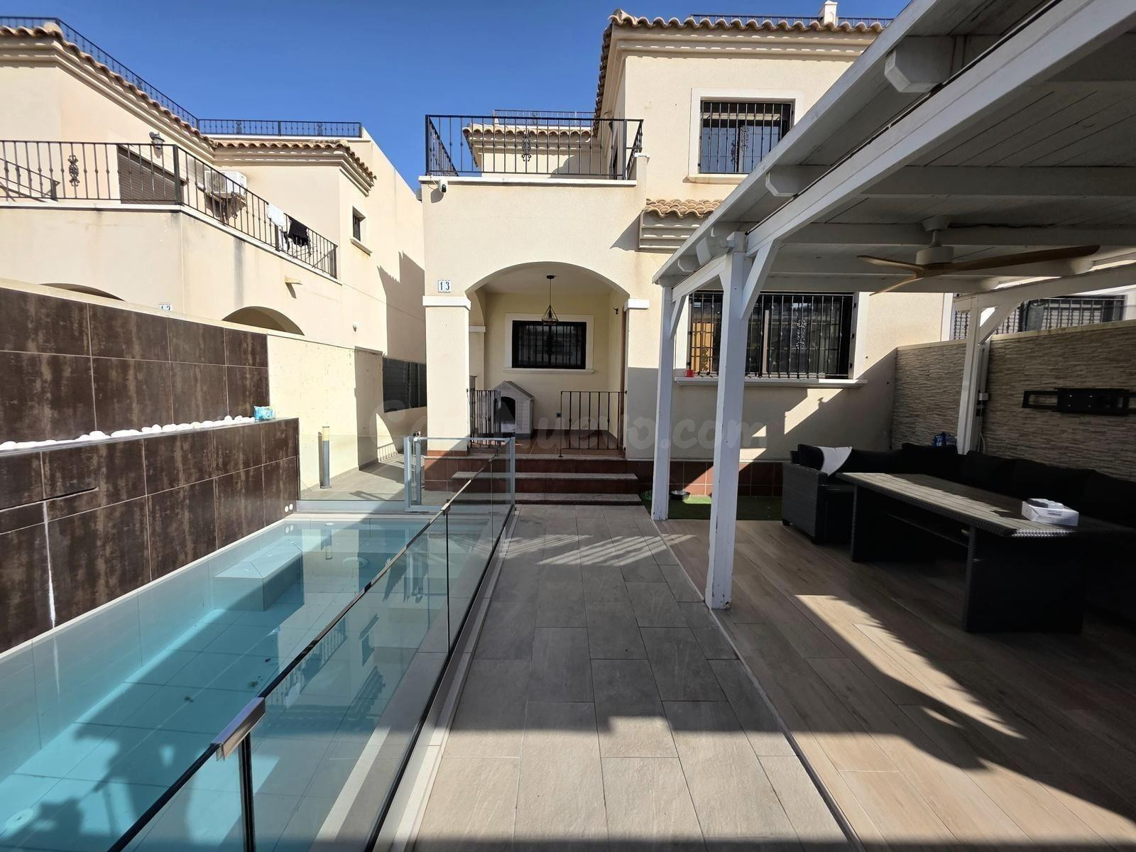 FANTASTICOS ADOSADO CON PISCINA PROPIA Y COMUNITARIA, IDEAL  - foto 2