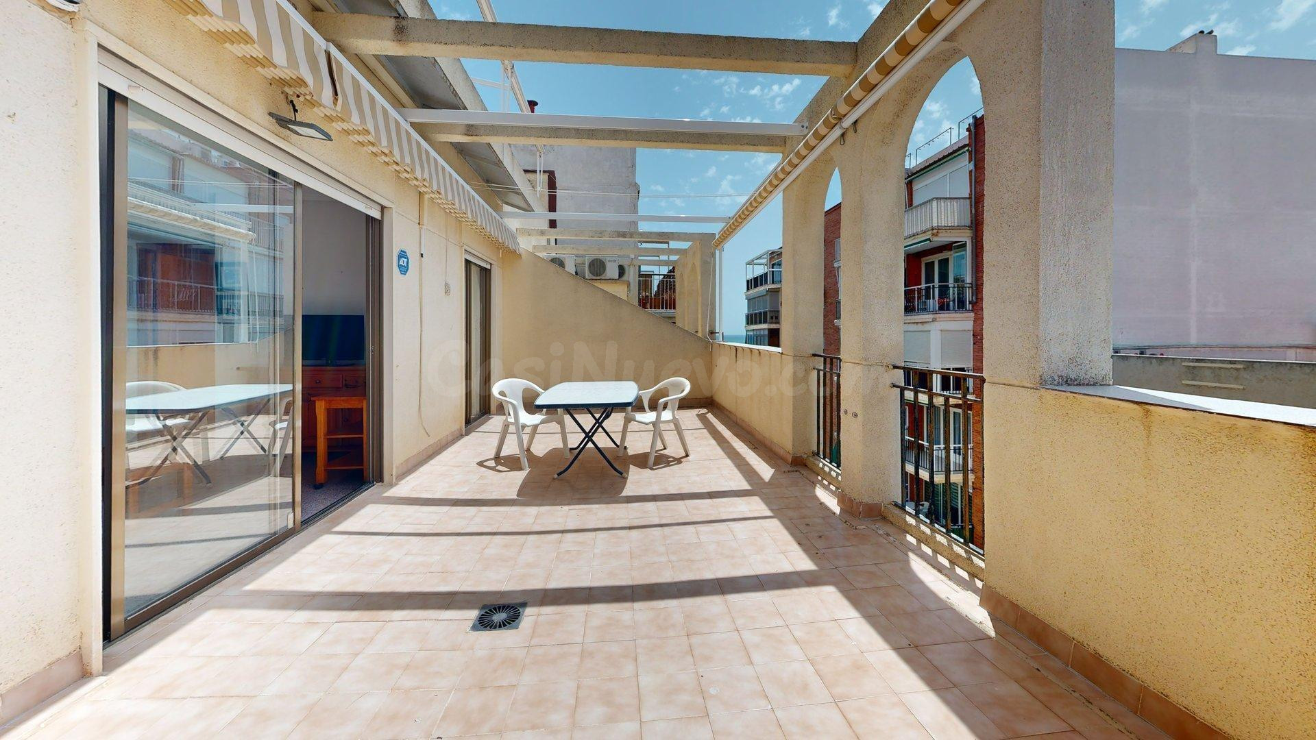 Ático exclusivo con vistas al mar junto al Club Náutico de S - foto 2