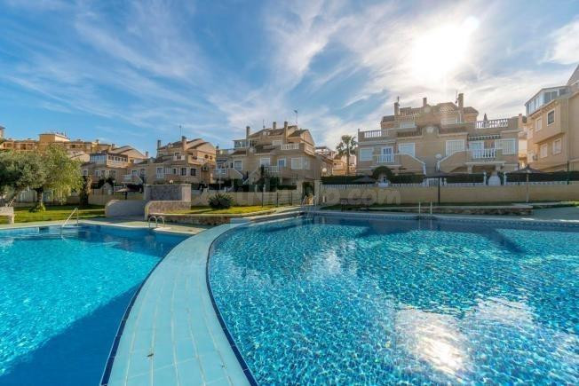 MAGNIFICO APARTAMENTO CON UNA ESPECTACULAR PISCINA Y ZONAS V - foto 2