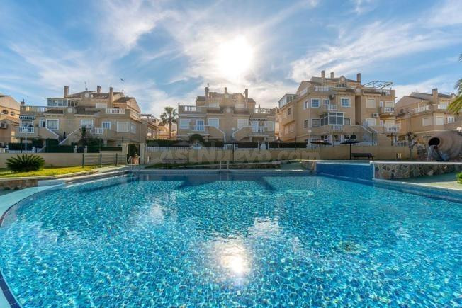 MAGNIFICO APARTAMENTO CON UNA ESPECTACULAR PISCINA Y ZONAS V - foto 4