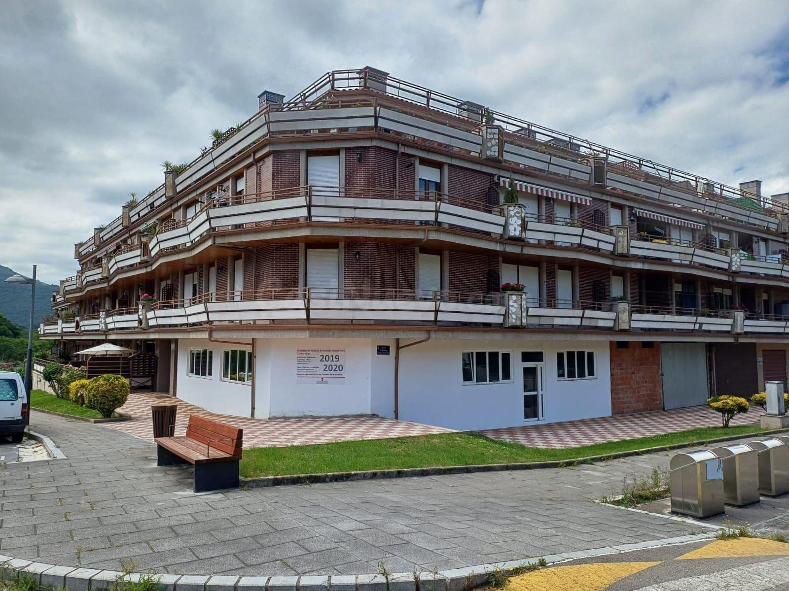 LOCAL PARA CONVERTIRLO EN VIVIENDAS EN RAMALES DE LA VICTORI