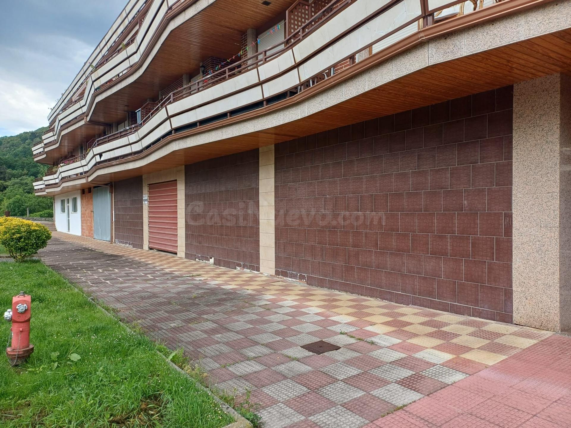 LOCAL PARA CONVERTIRLO EN VIVIENDAS EN RAMALES DE LA VICTORI - foto 3