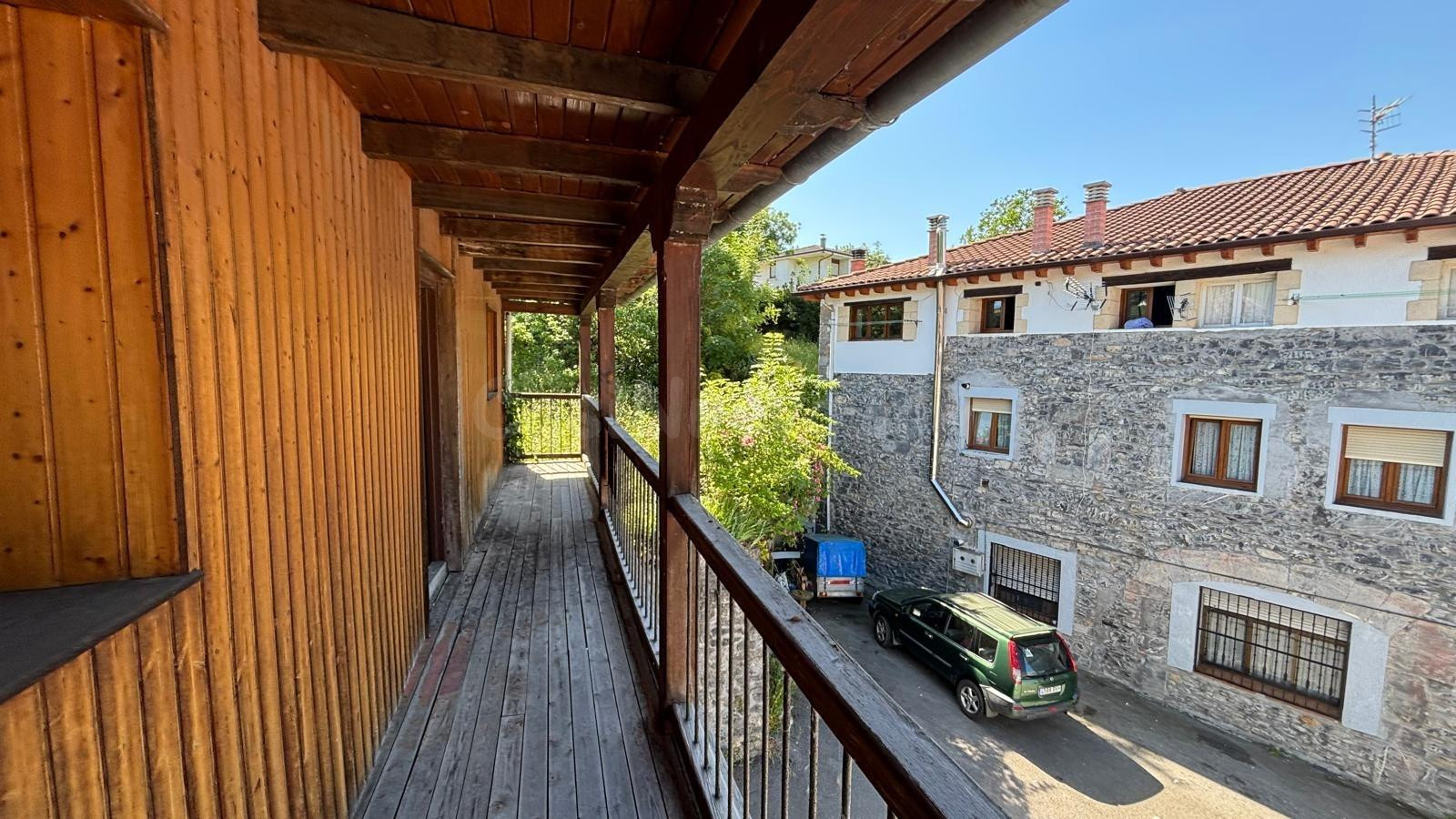 PISO EN VENTA EN RAMALES DE LA VICTORIA (CANTABRIA) - foto 3