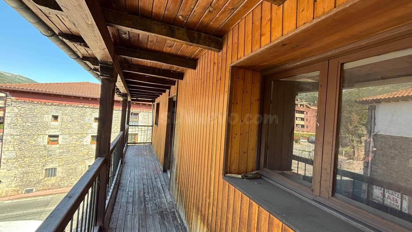 PISO EN VENTA EN RAMALES DE LA VICTORIA (CANTABRIA) - foto 4