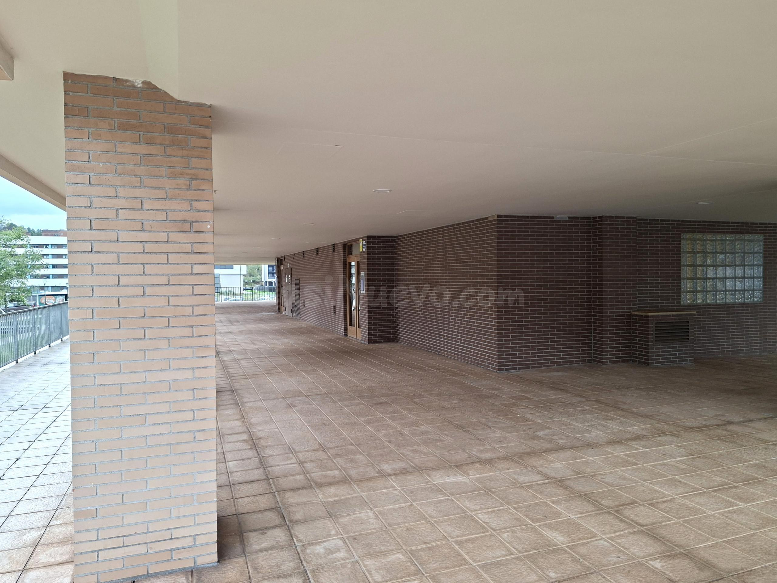 Apartamento 4 habitaciones 95m² en venta - Nuevo Roces - foto 2