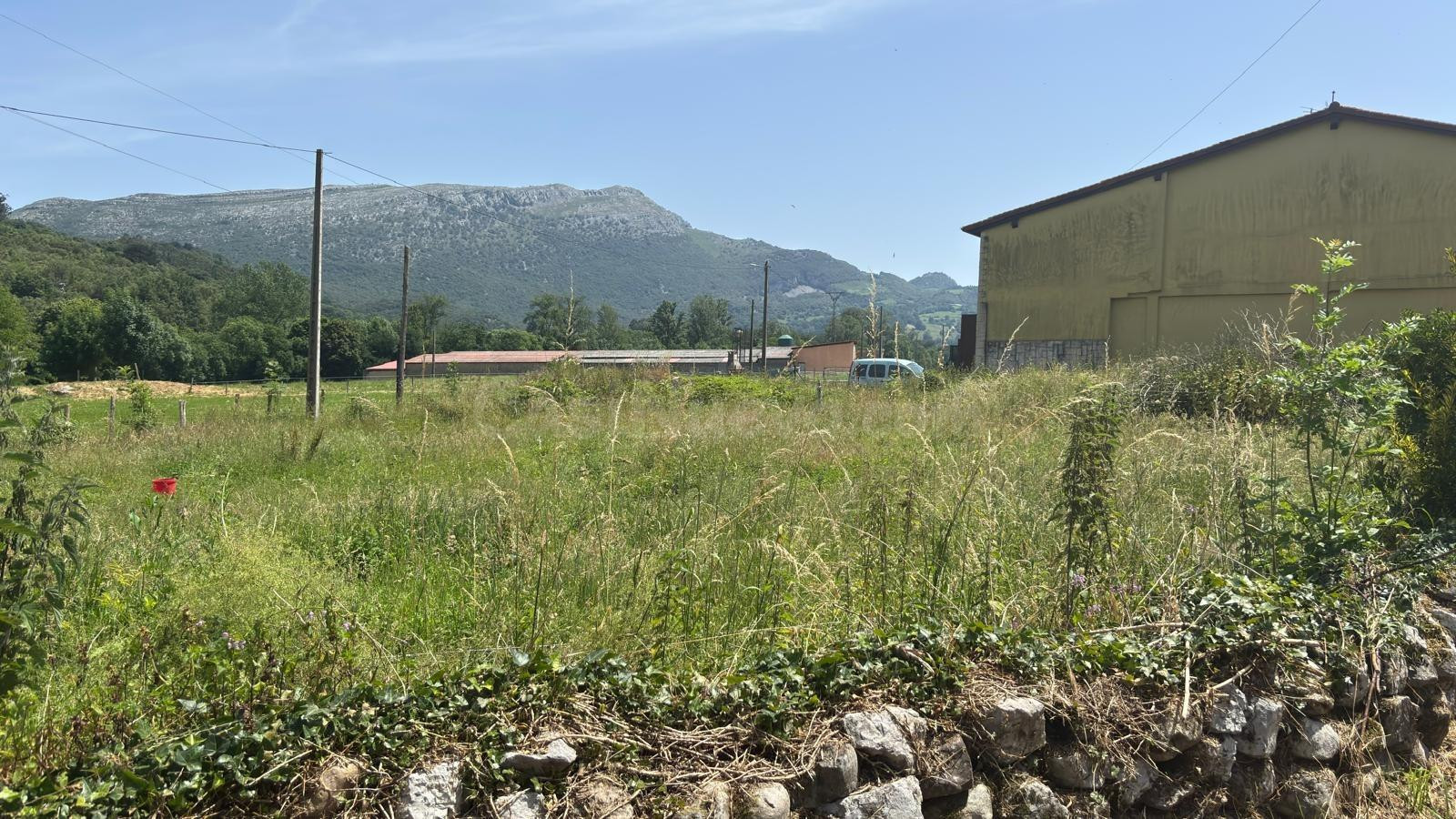 OPORTUNIDAD ÚNICA TERRENO URBANO  EN RIVA DE RUESGA - foto 4