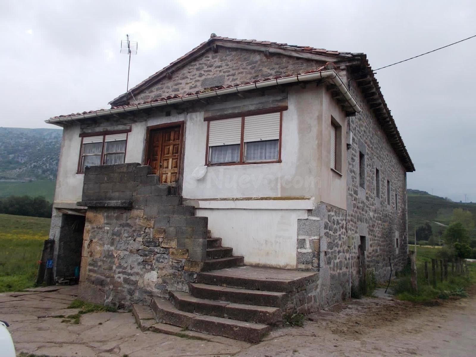 SE VENDE CASA Y TERRENO EN LA GANDARA- SOBA (CANTABRIA)