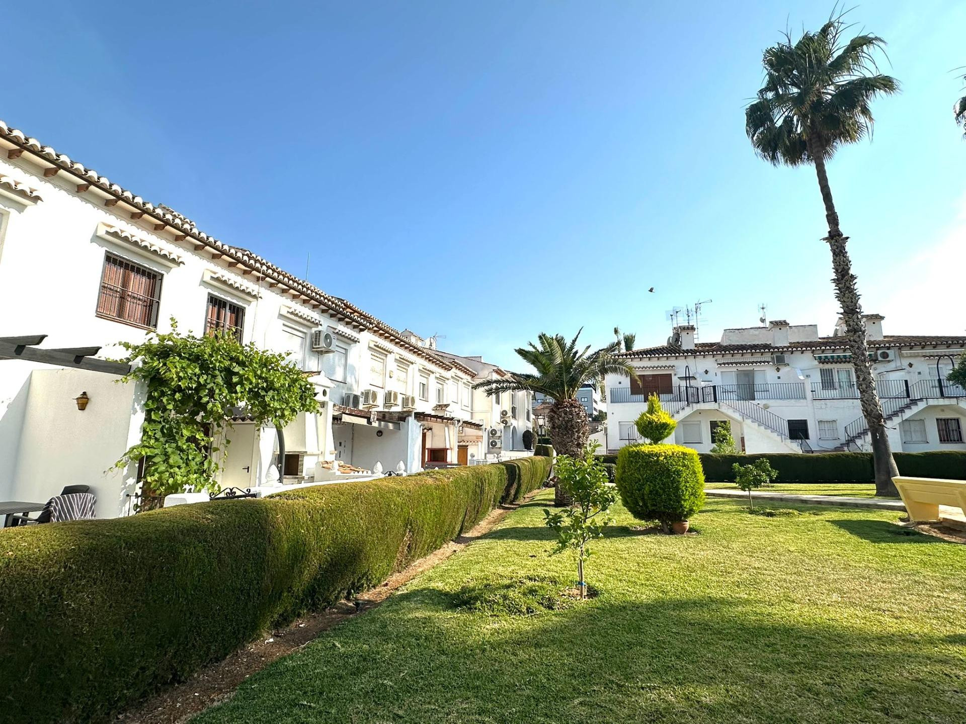 FABULOSO BUNGALOW DE PLANTA ALTA CON PISCINA COMUNITARIA, ID - foto 2