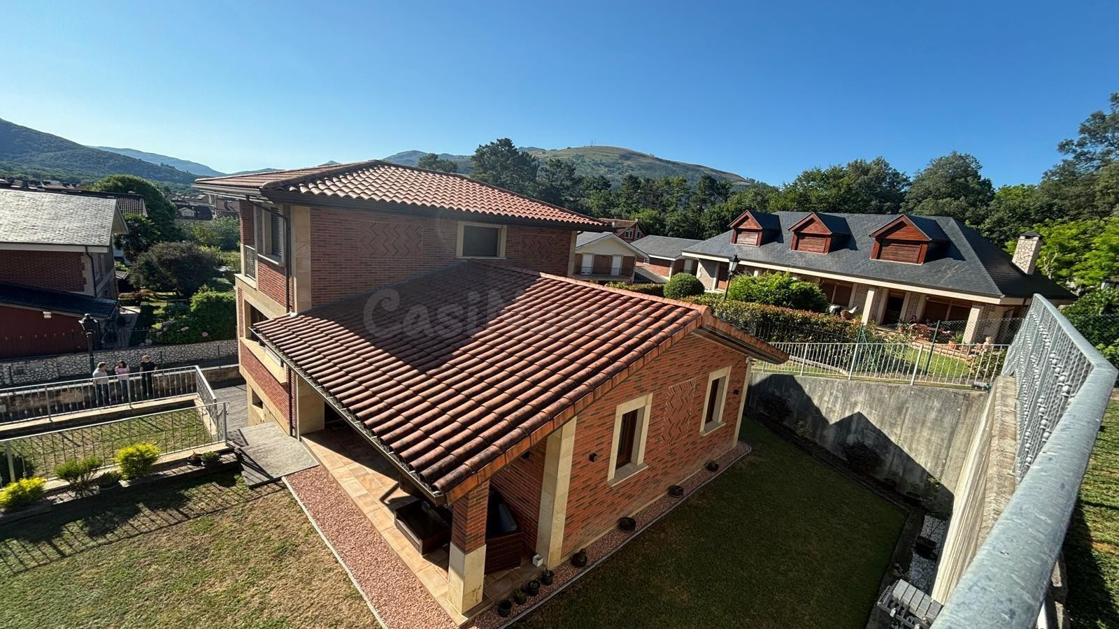 ESPECTACULAR CHALET INDEPENDIENTE EN RAMALES DE LA VICTORIA 