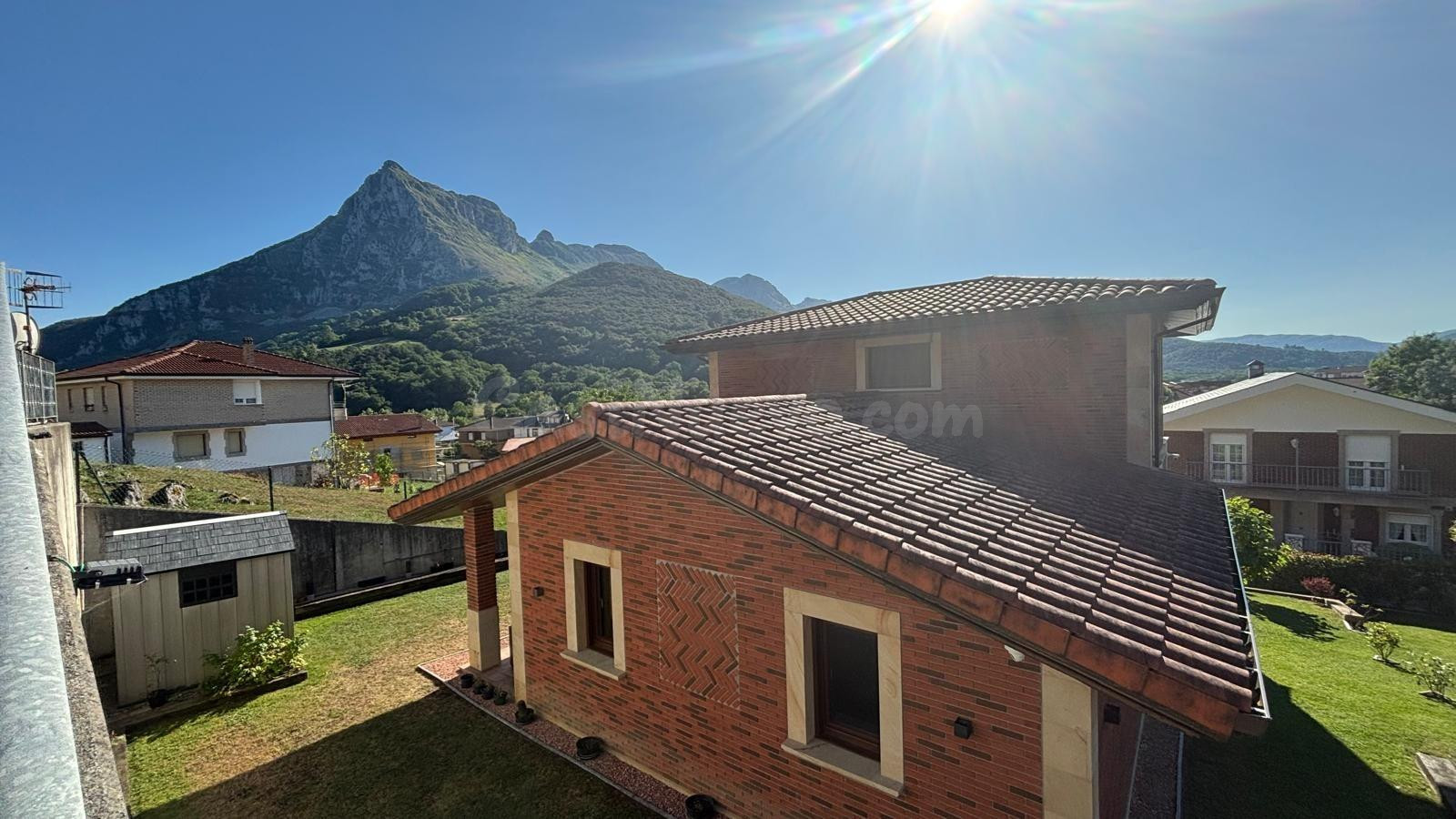 ESPECTACULAR CHALET INDEPENDIENTE EN RAMALES DE LA VICTORIA  - foto 4