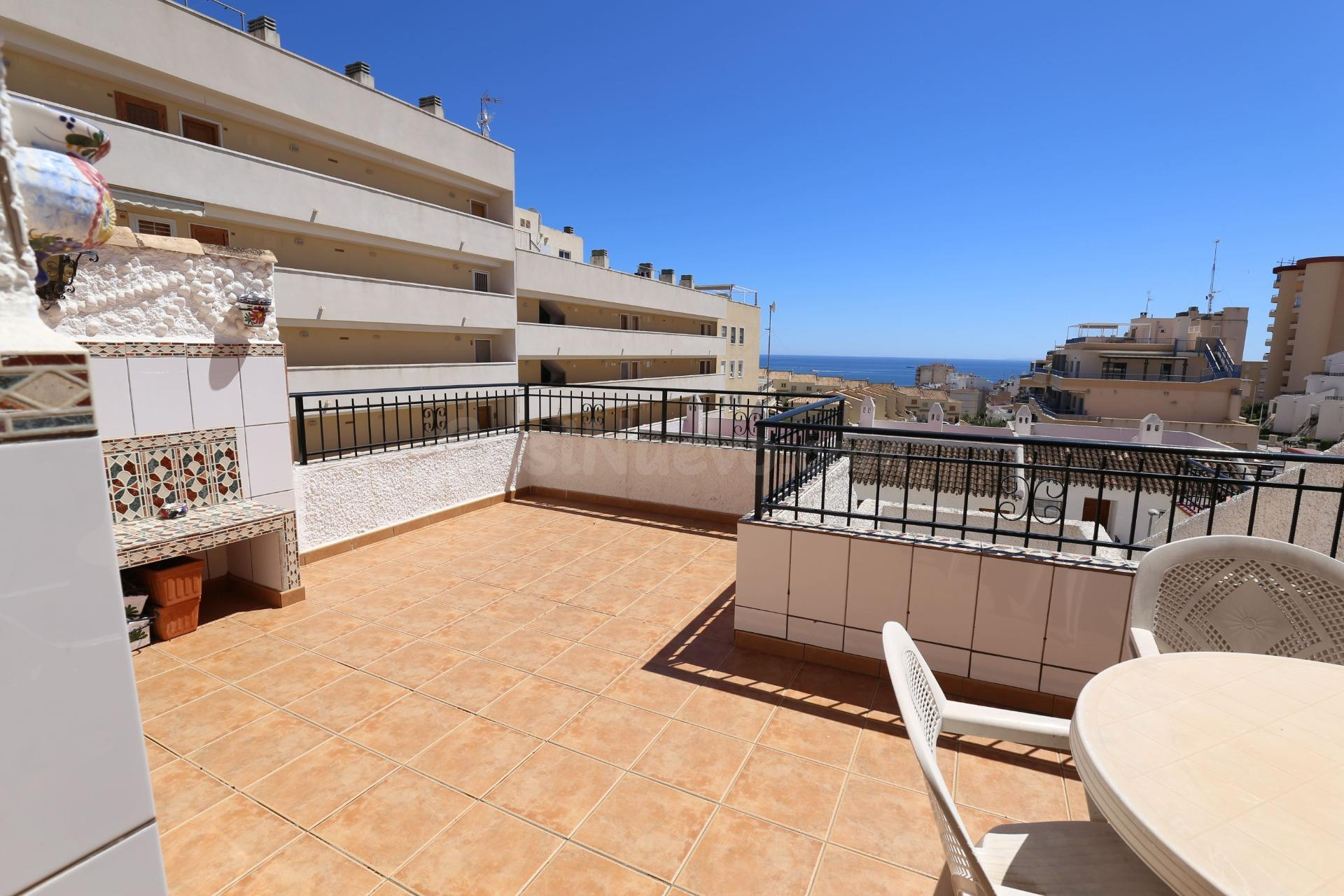 APARTAMENTO CON AMPLIA TERRAZA Y VISTAS AL MAR !!!