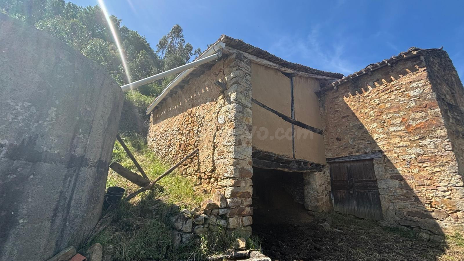 CASA DE PIEDRA Y FINCA RUSTICA EN RASINES (CANTABRIA) - foto 2