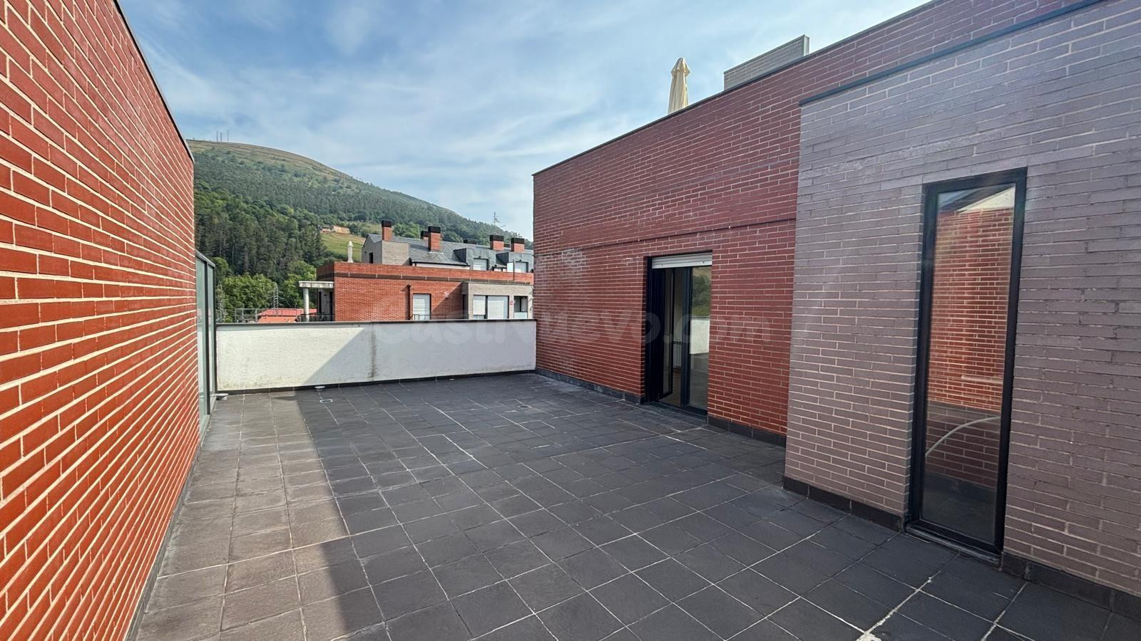 PISAZO A ESTRENAR EN RAMALES!! 3 habitaciones, 2 TERRAZAS, 2 - foto 2