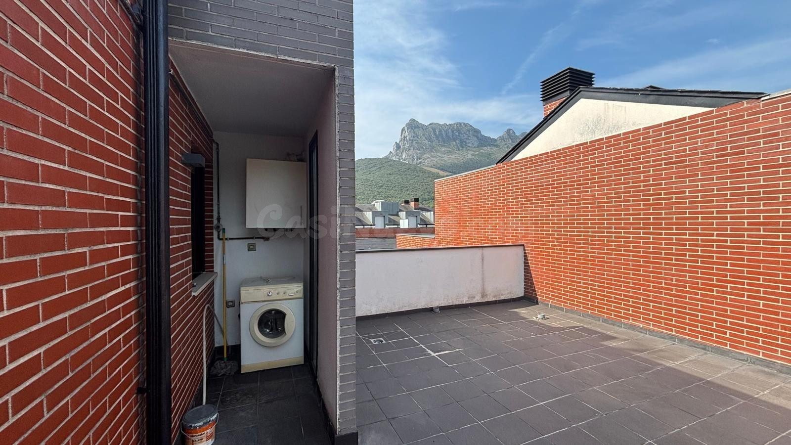 PISAZO A ESTRENAR EN RAMALES!! 3 habitaciones, 2 TERRAZAS, 2 - foto 3