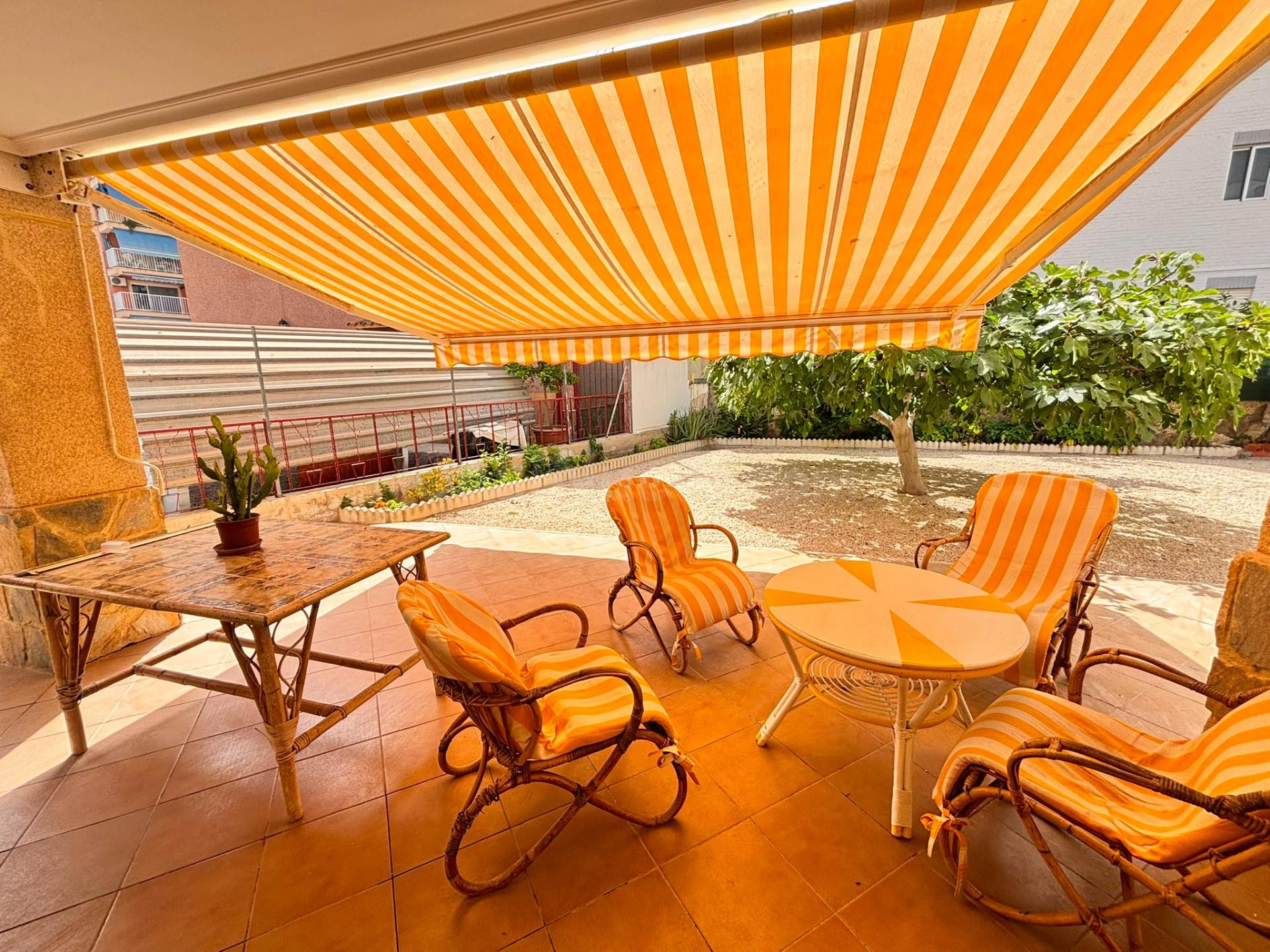 ¡ A un paso de la playa ! Vivienda dúplex con posibilidad de