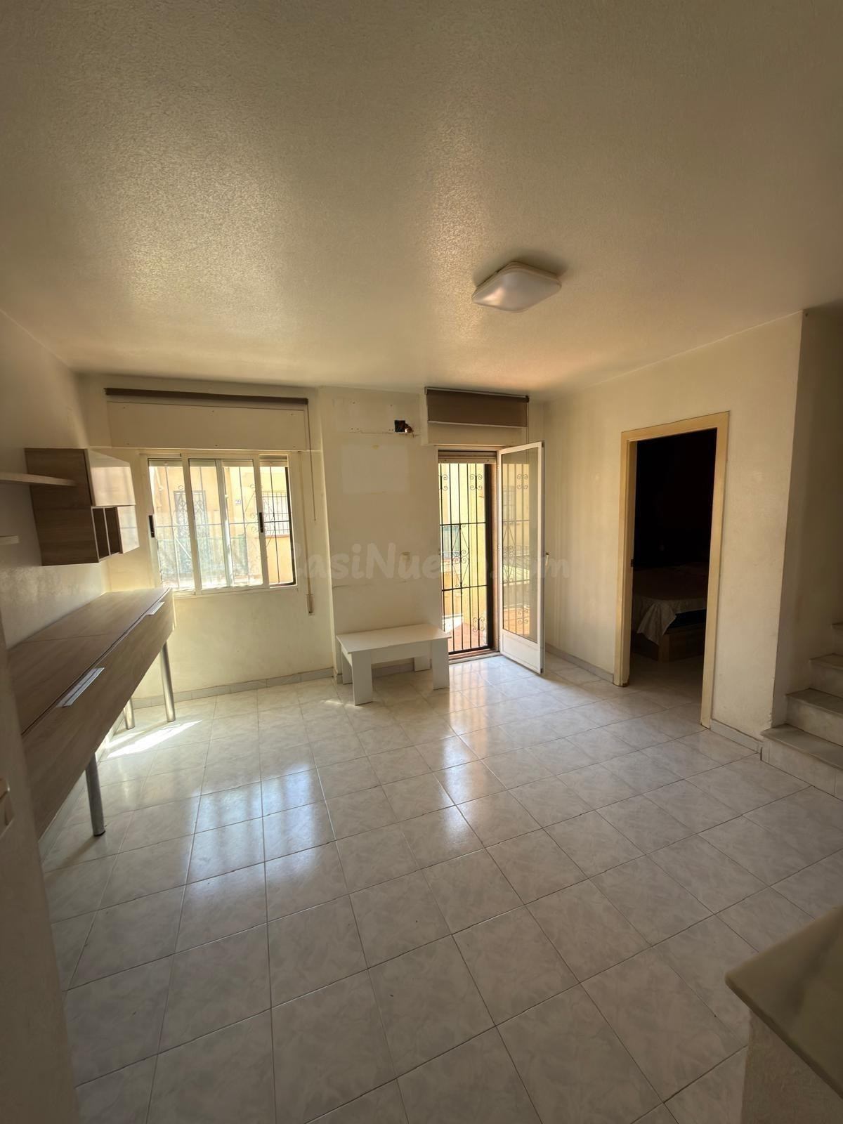 FABULOSA VIVIENDA TIPO DUPLEX, RODEADA DE TODOS LOS SERVICIO - foto 2