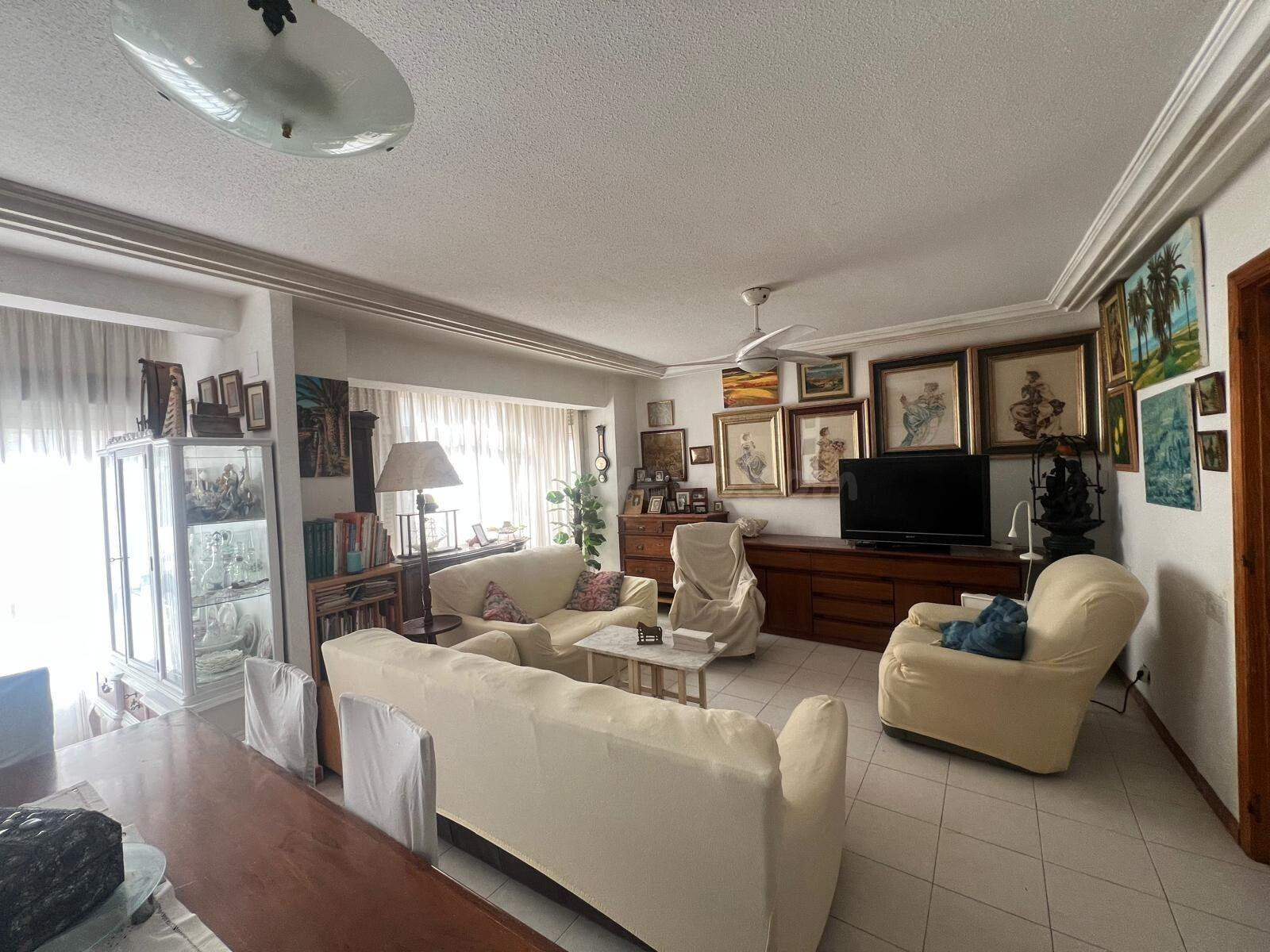 FANTASTICA VIVIENDA EN PLENO CENTRO DE TORREVIEJA A 100 METR