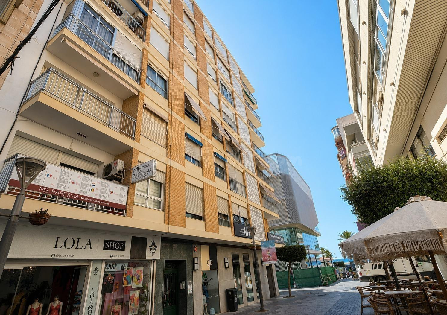 FANTASTICA VIVIENDA EN PLENO CENTRO DE TORREVIEJA A 100 METR - foto 3