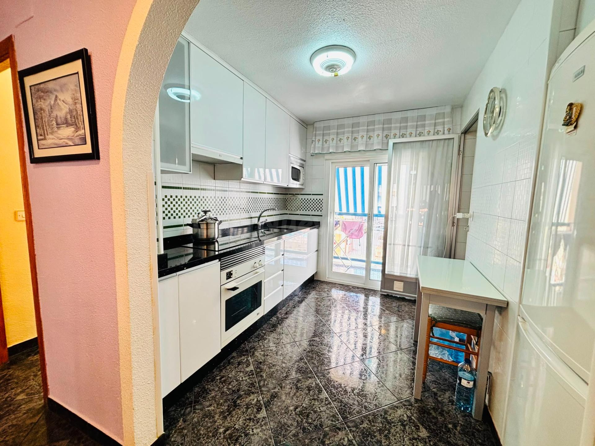 Estupendo apartamento reformado con garaje, piscina y dos te - foto 4