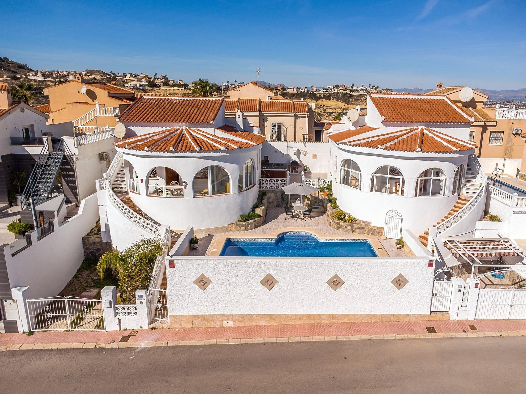 FANTASTICAS VILLAS GEMELAS CON PISCINA PROPIA, IDEAL PARA FA - foto 2