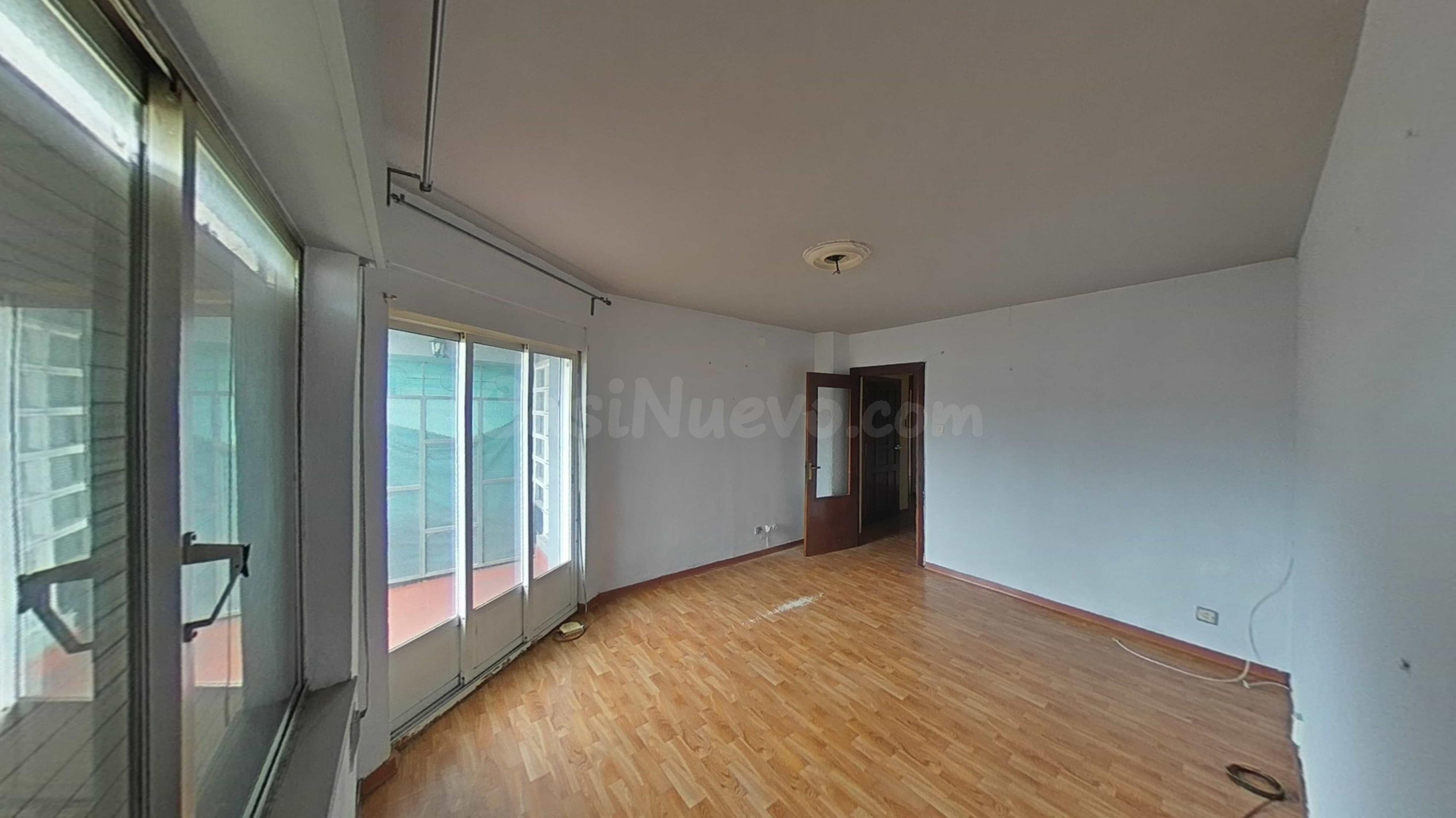 Vivienda de 96 m2 útiles junto al Ayuntamiento de Pola de Le