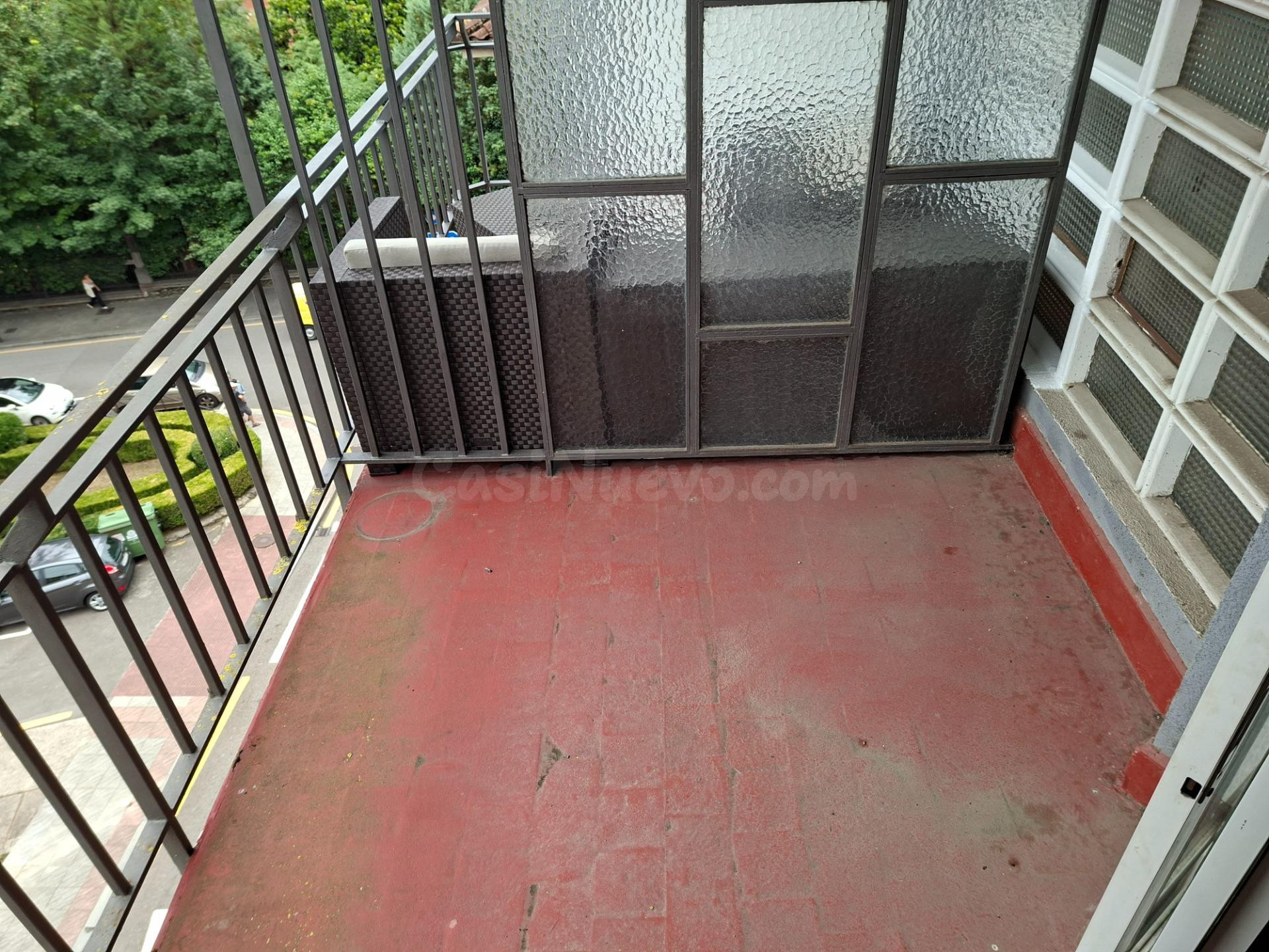 Vivienda de 96 m2 útiles junto al Ayuntamiento de Pola de Le - foto 5