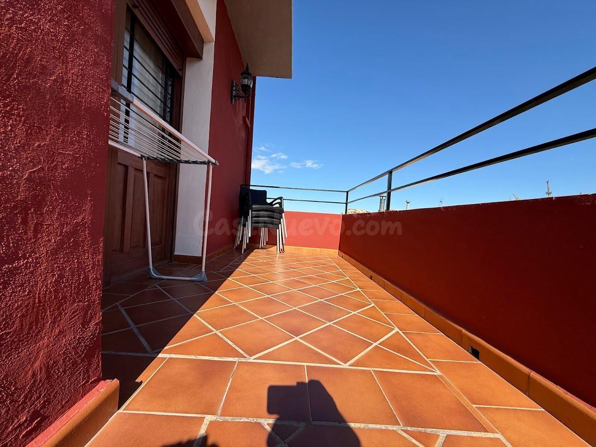 Chalet Urbano Independiente con Parcela y Piscina en Las Ped - foto 3