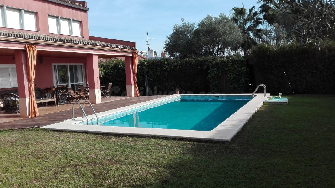 PRECIOSO CHALET CON PISCINA SALADA YSOTANO Y BUAHARDILLA