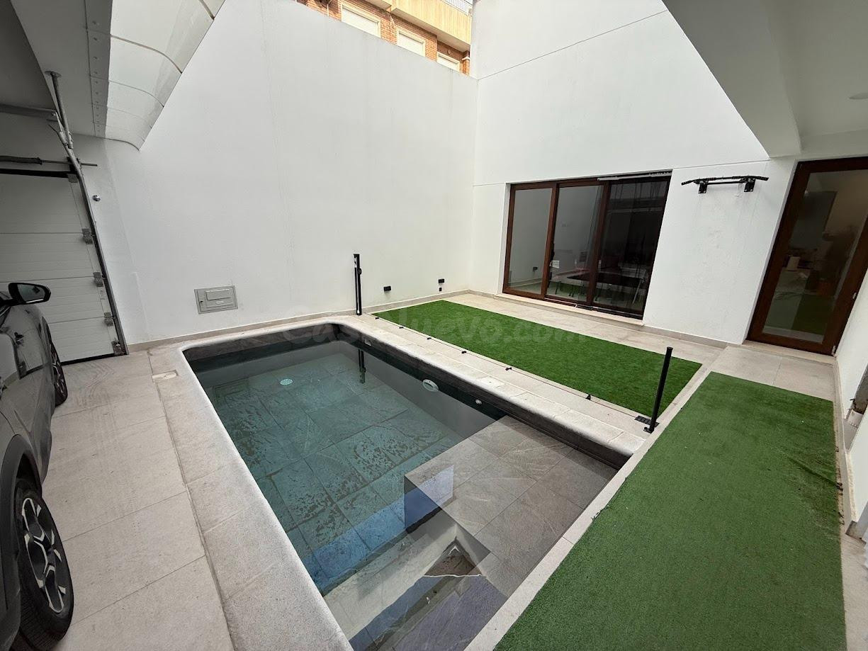 Casa independiente y moderna en pleno centro urbano de Torre - foto 5