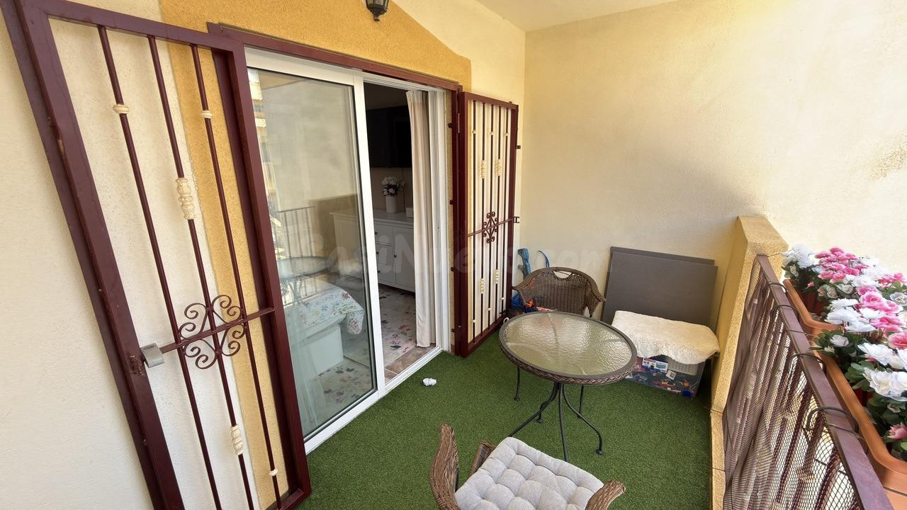 MAGNIFICA VIVIENDA ADOSADA CON PISCINA COMUNITARIA Y PLAZA DE GARAJE, IDEAL PARA VIVIR TODO EL AÑO - foto 2