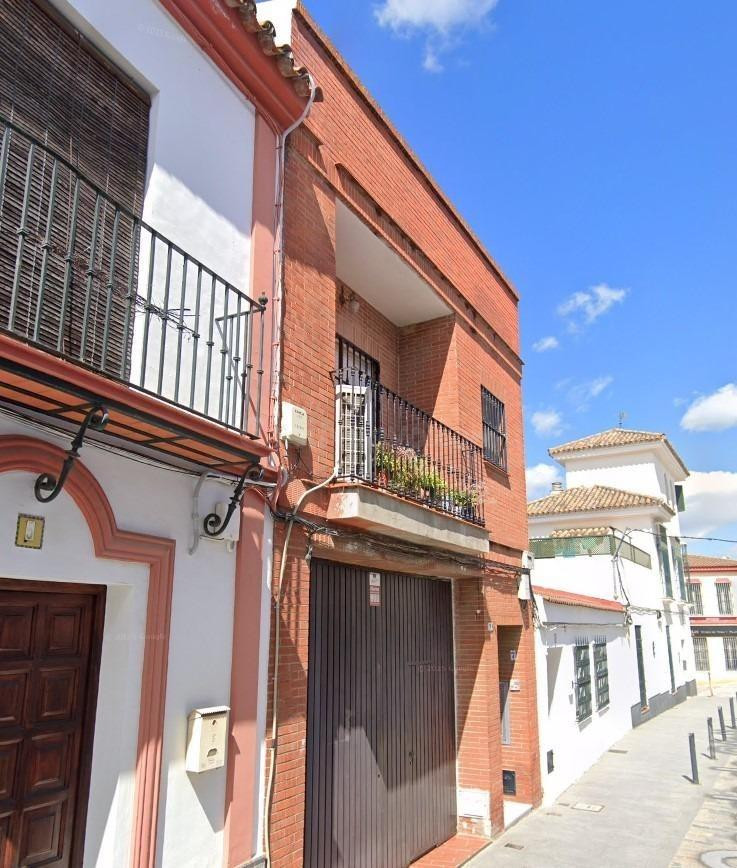 Impresionante Vivienda en el Corazón de Gines a Solo 15 Minu