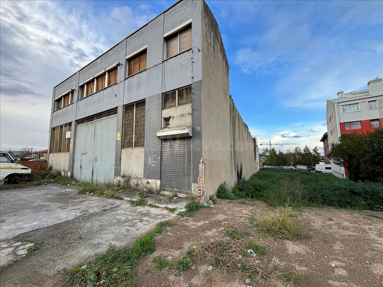 Piso 1590m² en venta - Tremañes - foto 2
