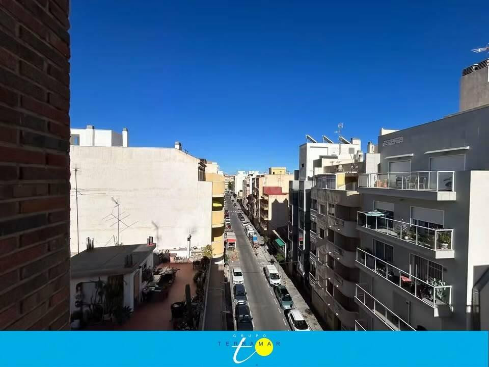 CHOLLAZO DE APARTAMENTO!! A UNOS PASOS DE LA PLAYA Y TODOS LOS SERVICIOS ALREDEDOR - foto 4