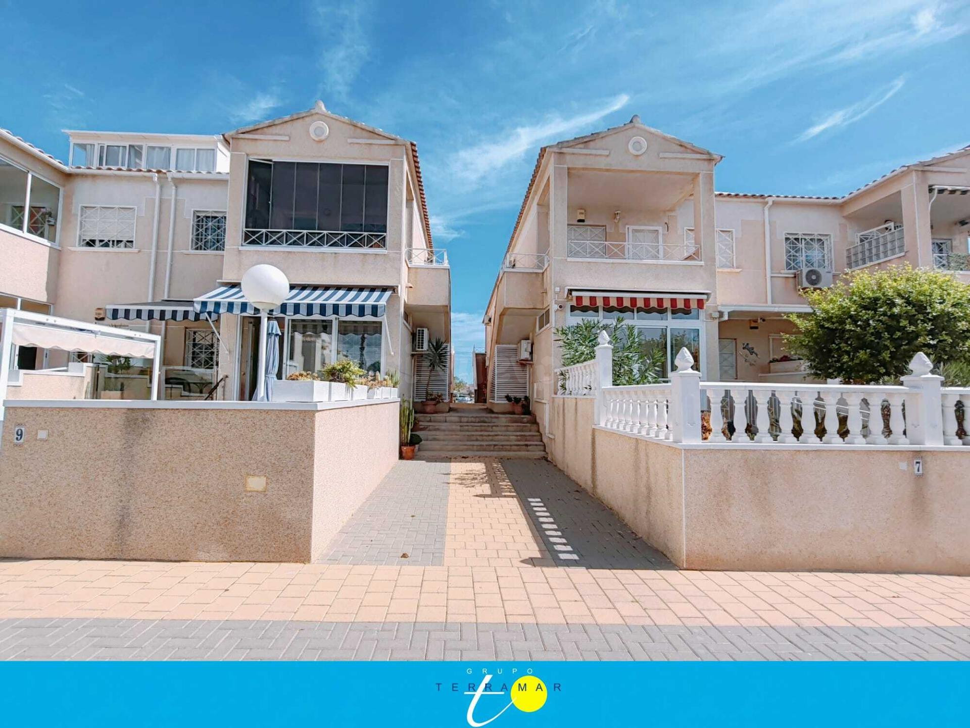 MAGNIFICO BUNGALOW DE PLANTA ALTA CON PISCINA COMUNITARIA, IDONEO COMO VACACIONAL - foto 4